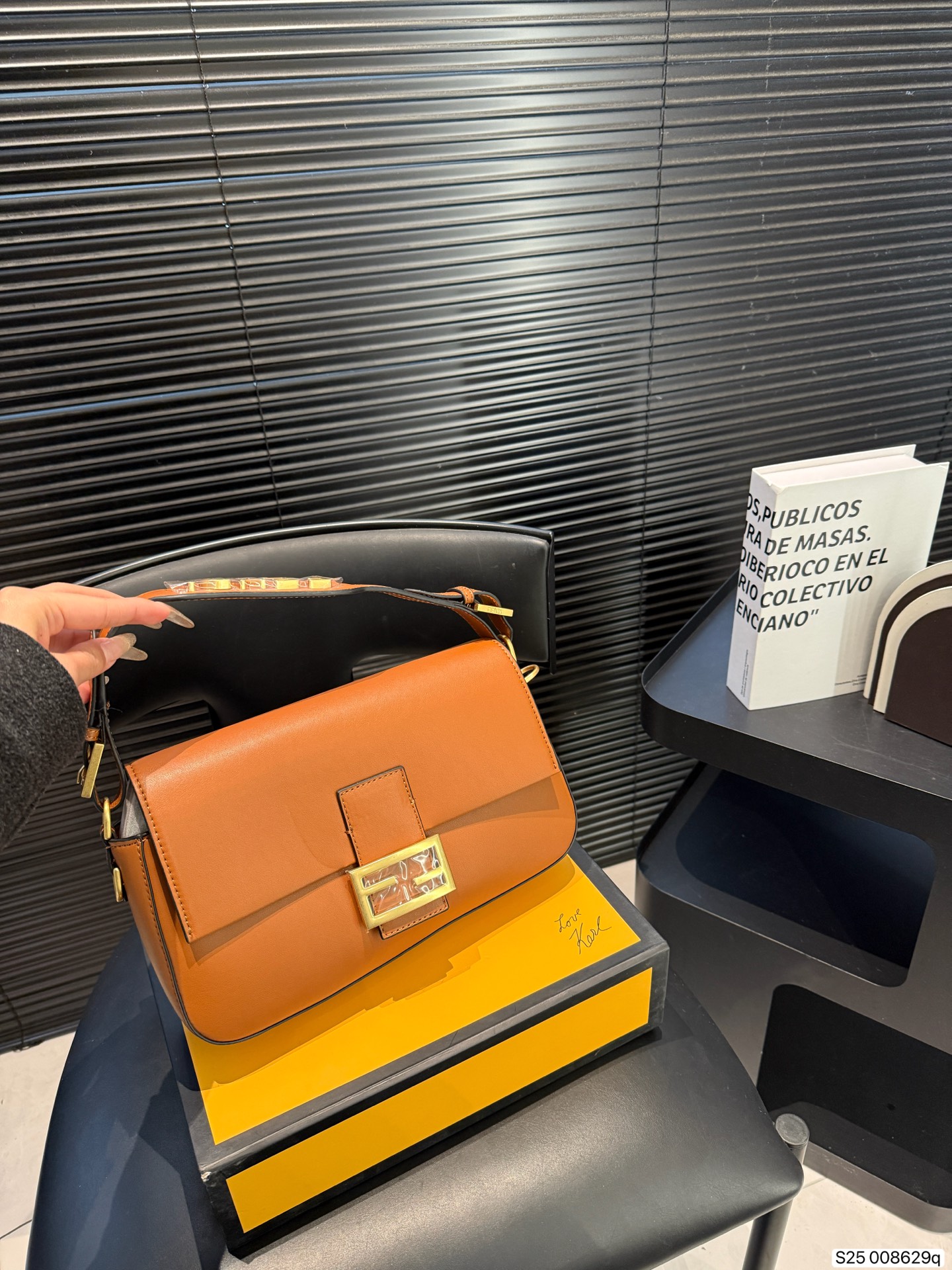 Fendi Baguette Bag - Image 4