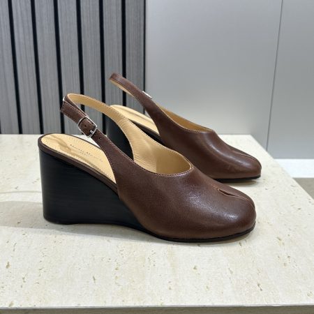 Maison Margiela's New Wedge Heels for Women - Image 2