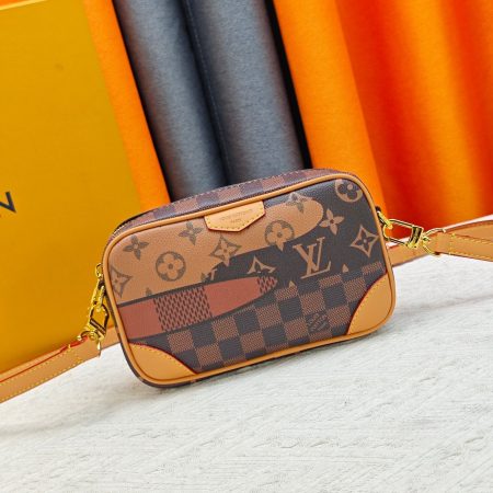 LV  Trocadero Mini Bag - Image 3