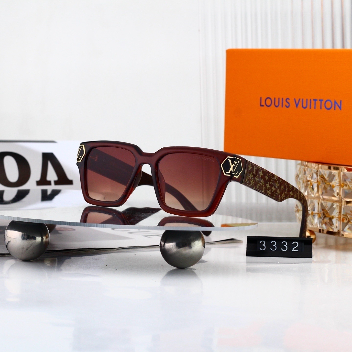 LV Fashionable Sunglasses - Image 5