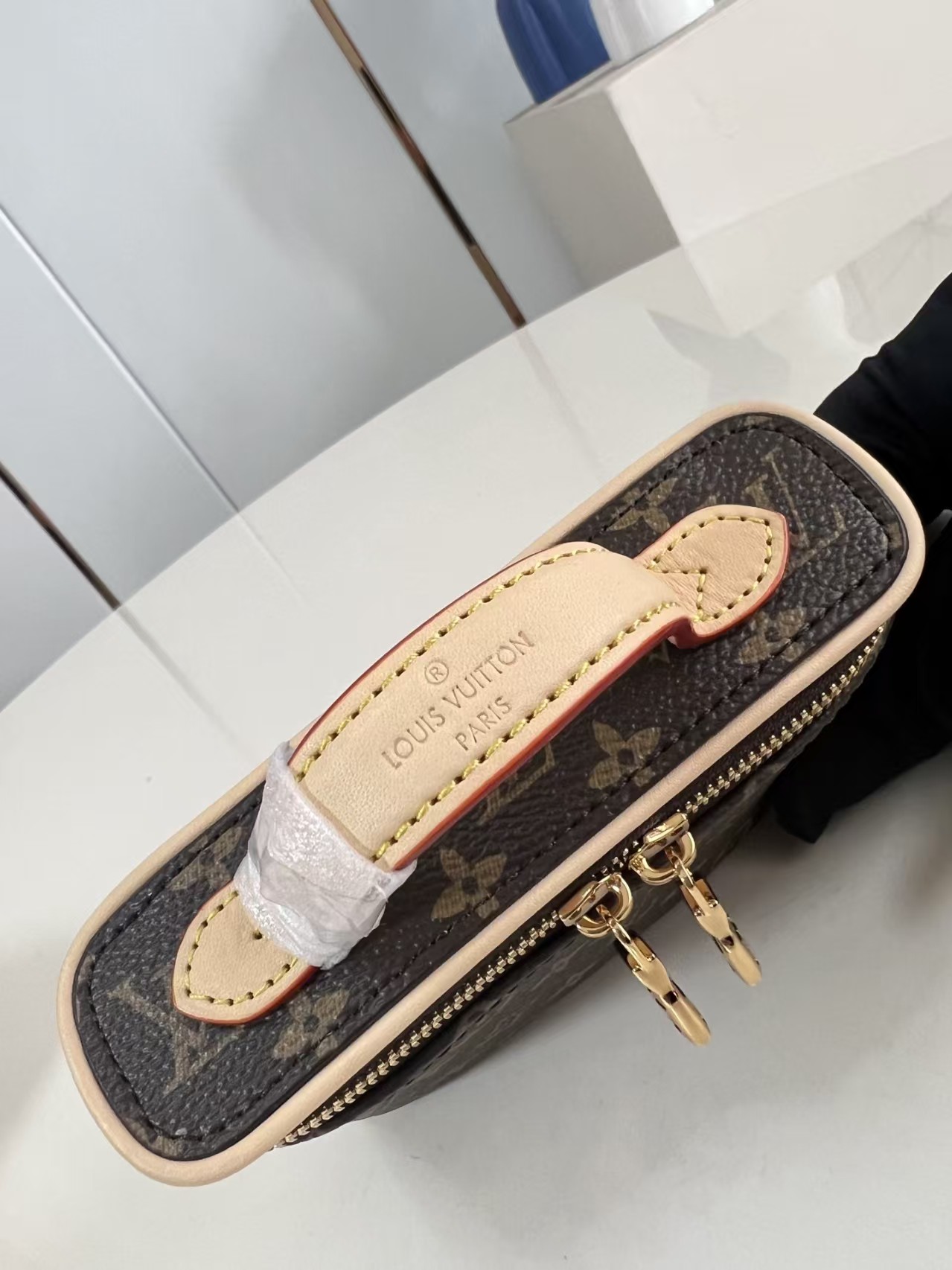 LV Nice Beauty Bag - Image 6