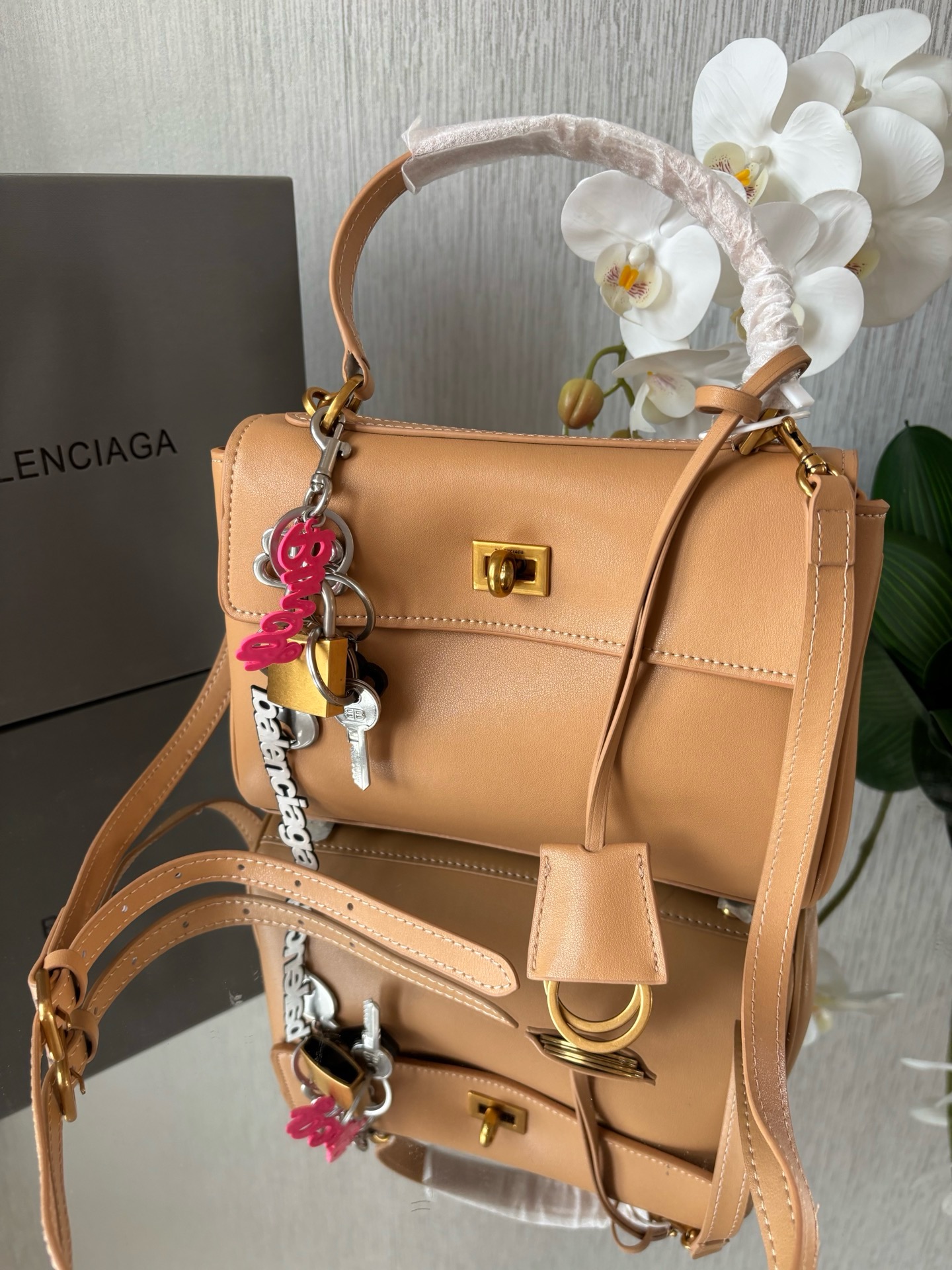 Balenciaga RODEO Large Silhouette Bag - Image 3
