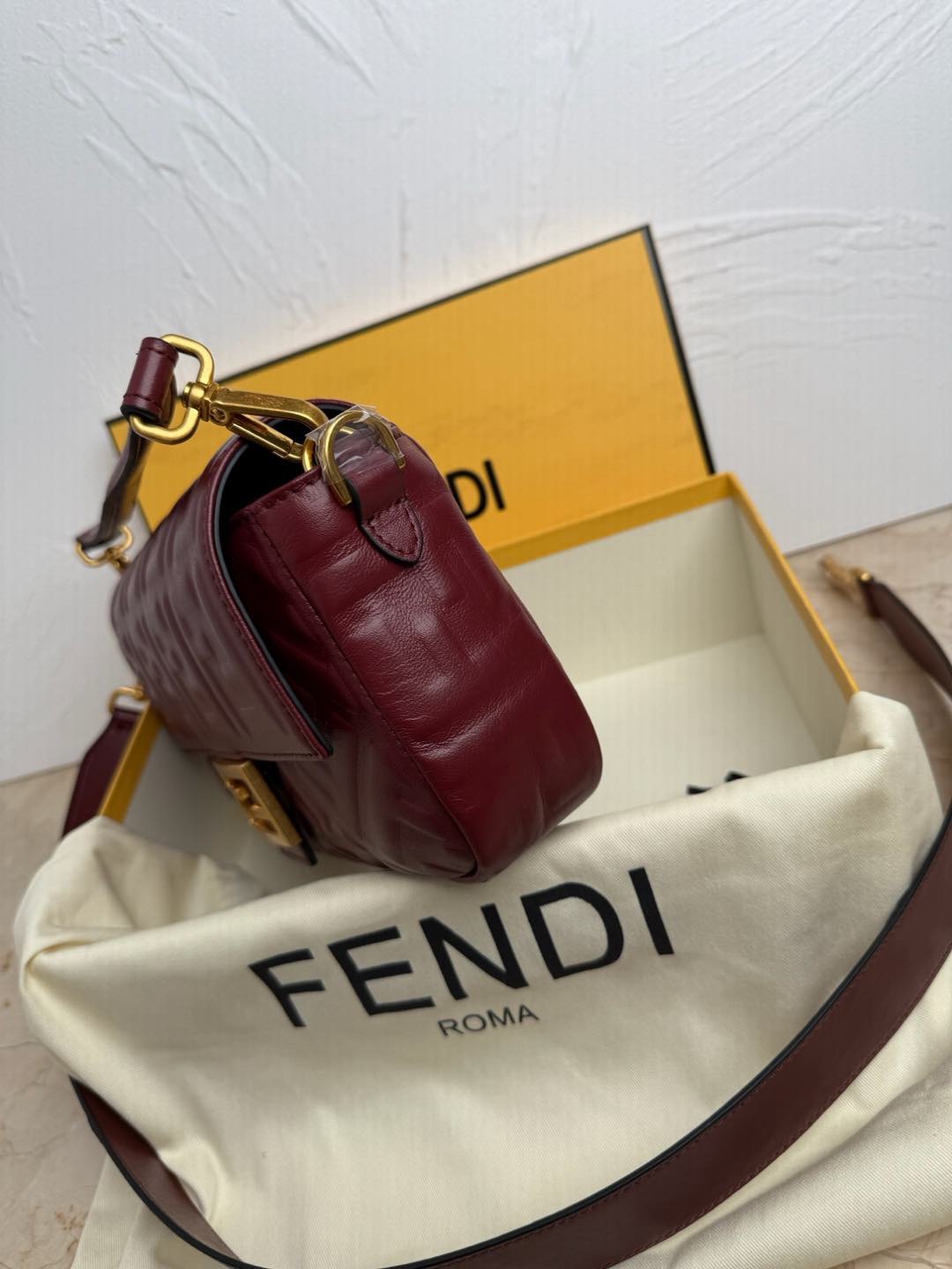 Fendi Baguette Iconic - Image 3