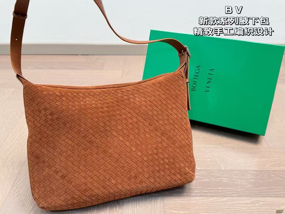 Bottega Bv Woven Underarm Bag - Image 2