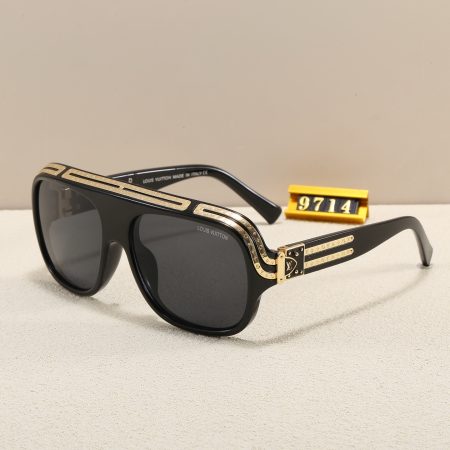 LV Fashionable Sunglasses - Image 6