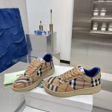 Burberry Couple's Casual Sneakers - Image 3