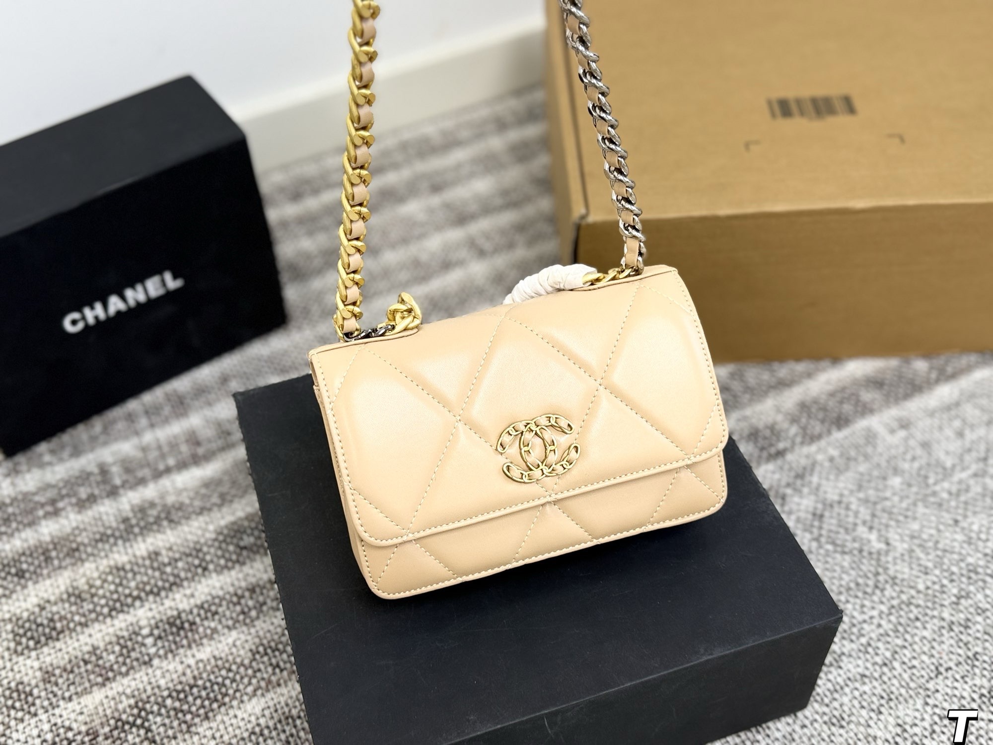 Chanel 19 Woc fortune bag - Image 6