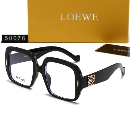 LOEWE Fashionable Sunglasses - Image 3