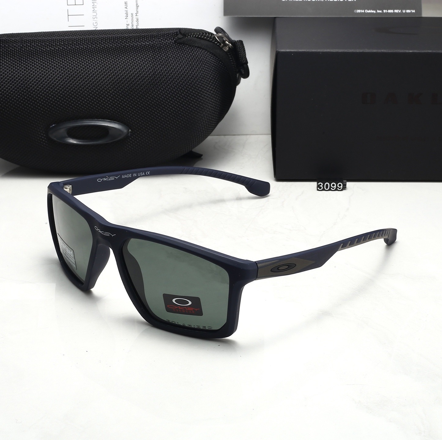 Oakley Fashionable Sunglasses - Image 3