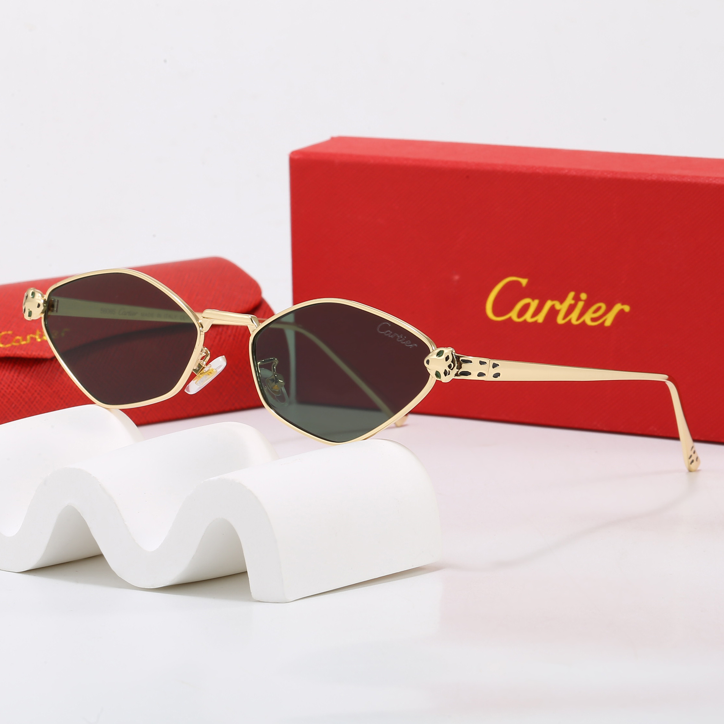 Cartier Fashionable Sunglasses - Image 3