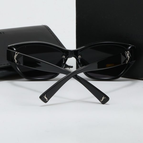Saint Laurent Fashionable Sunglasses