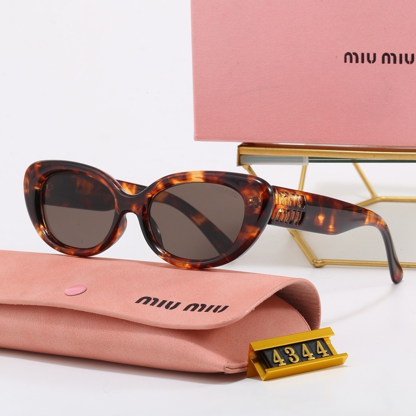 Miu Miu Fashionable Sunglasses - Image 3