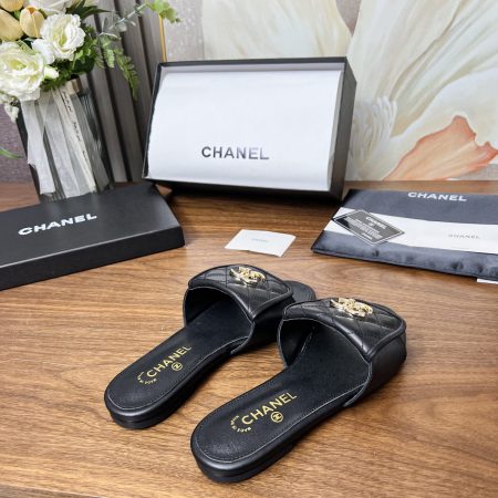 Chanel Quilted CC Slides - Image 7