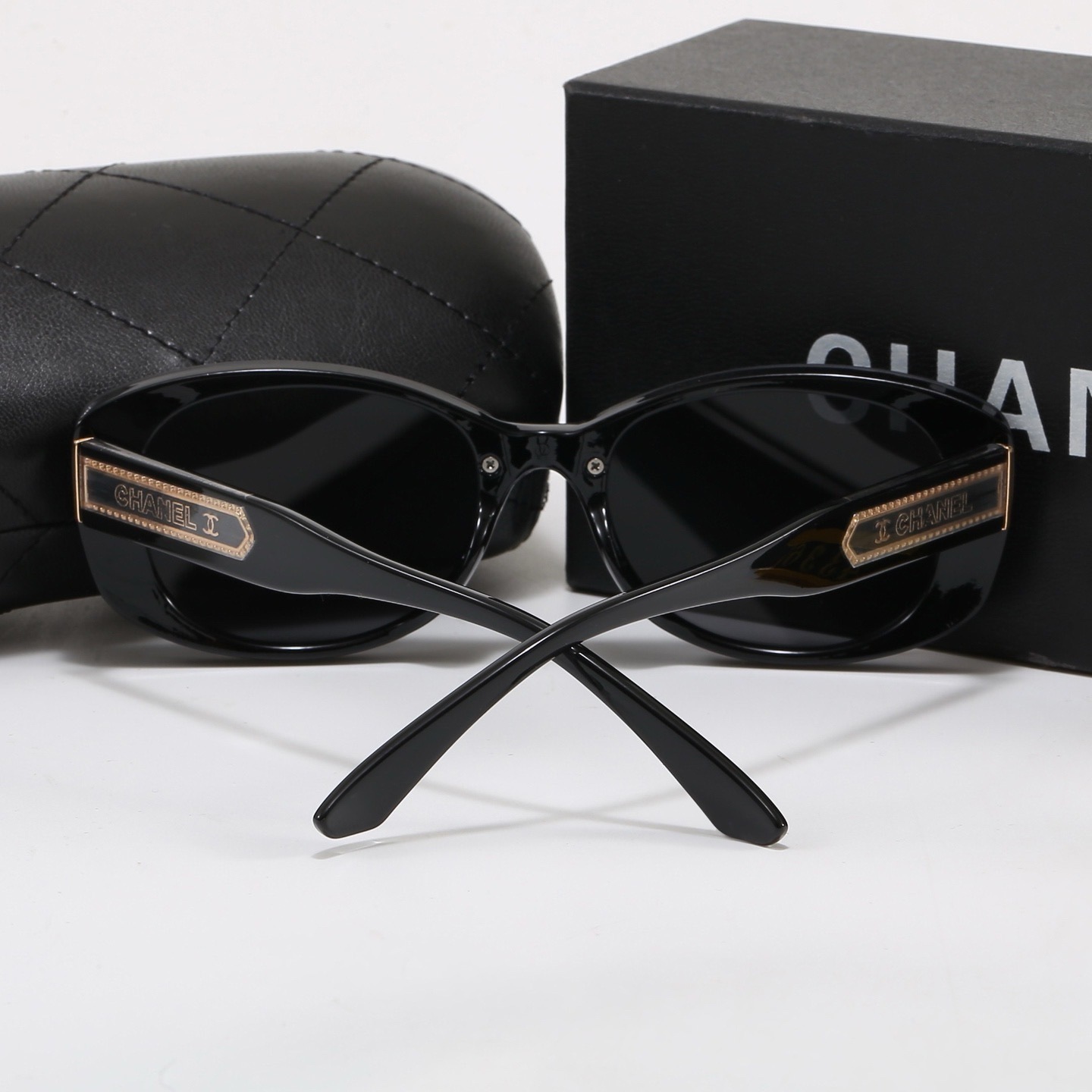Chanel Fashionable Sunglasses - Image 8