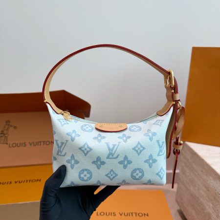 LV Pochette Hills Other Monogram Bag - Image 8
