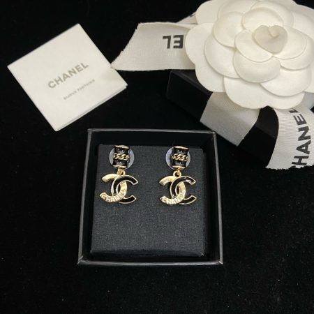 Chanel double C enamel letter earrings - Image 3