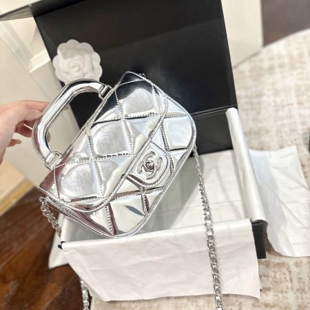 Chanel Small Clutch with Chain Bag - Image 4