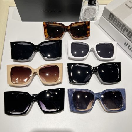 Saint Laurent Fashionable Sunglasses - Image 1