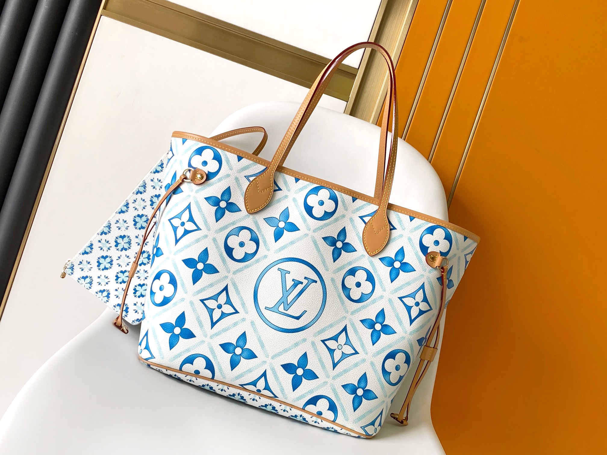 LV Neverfull MM Pool Coral in Canvas - Image 2