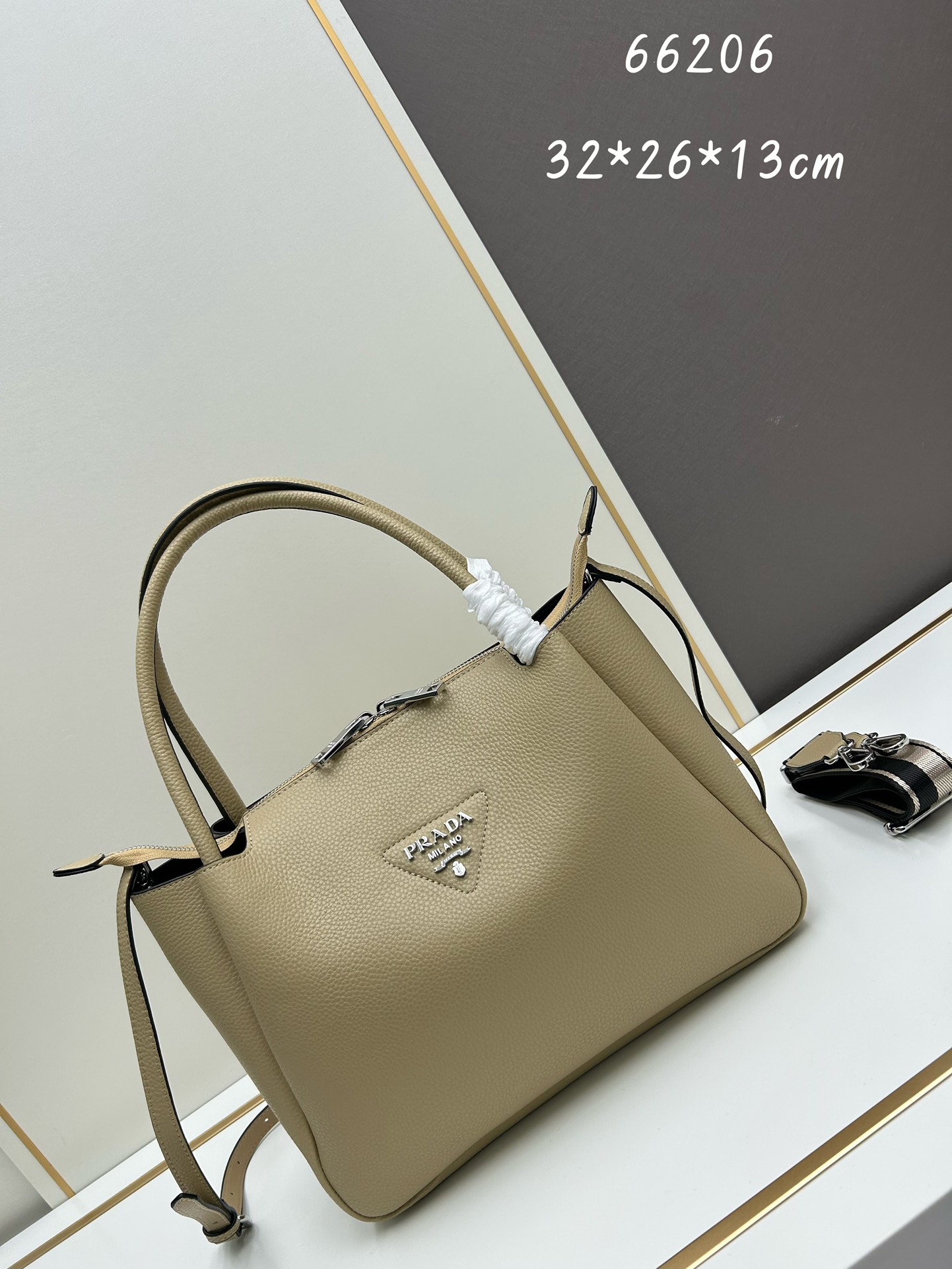Prada Handbag/Shoulder Bag - Image 4
