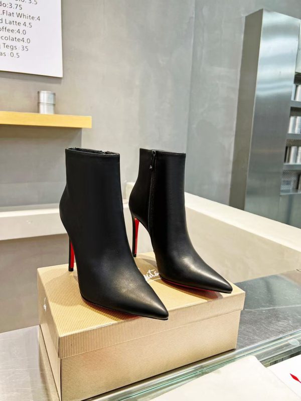Christian Louboutin So Kate Booty Heels