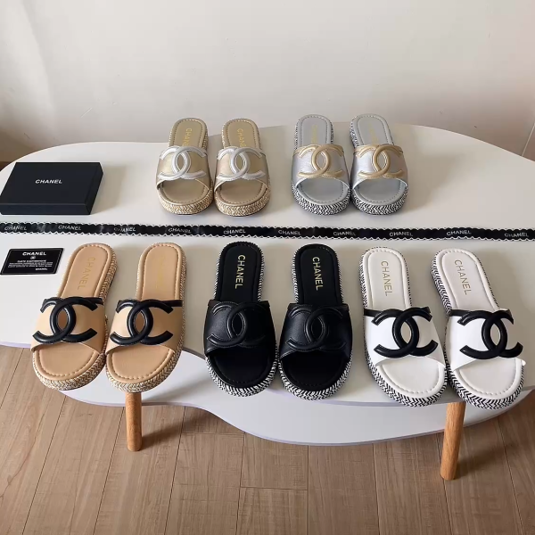 Chanel 26P Double C Two-Tone Kitten Heel Slippers