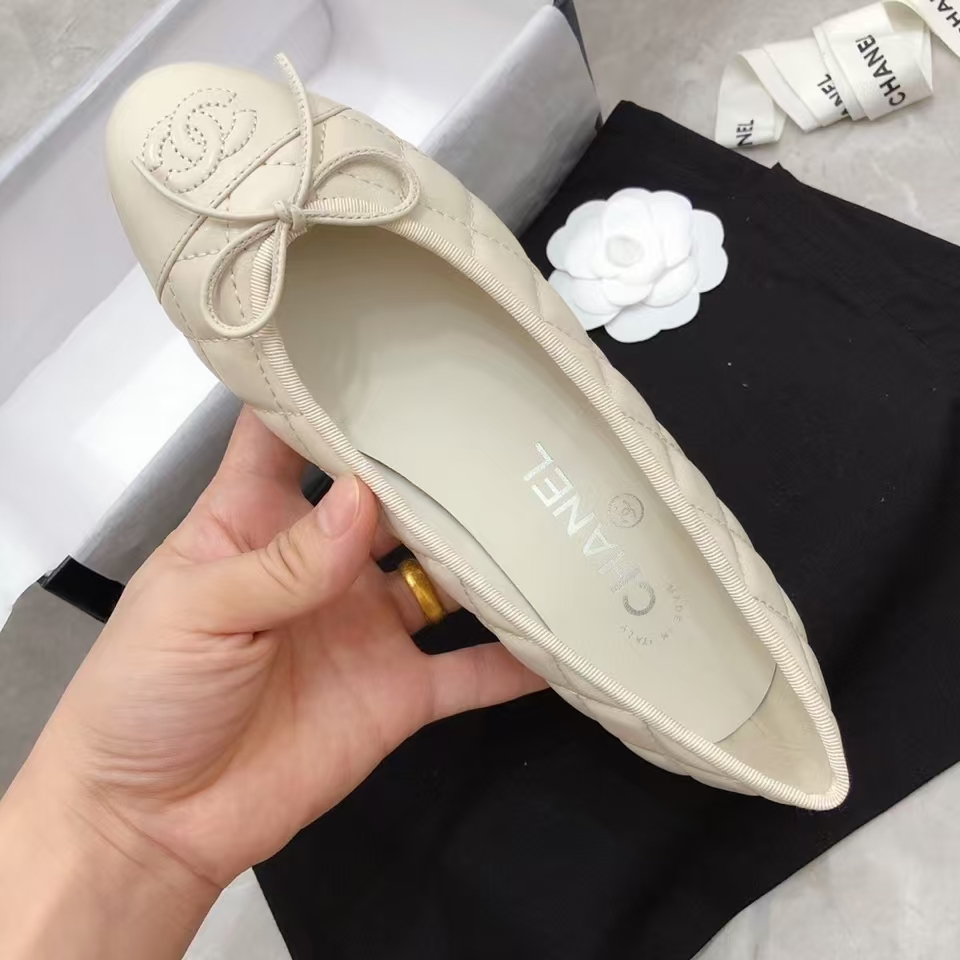 Chanel Simple Casual Shoes Sandals Slide Lambskin Beige - Image 7