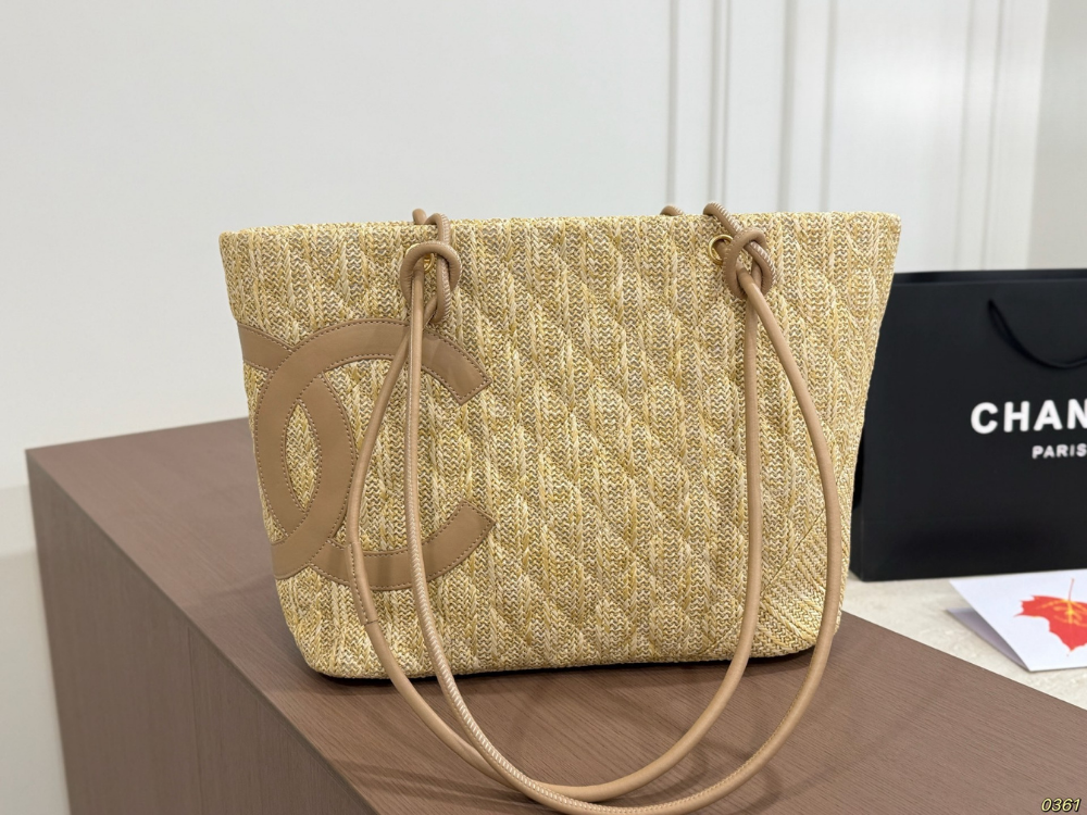 Chanel  Tote Bag - Image 3