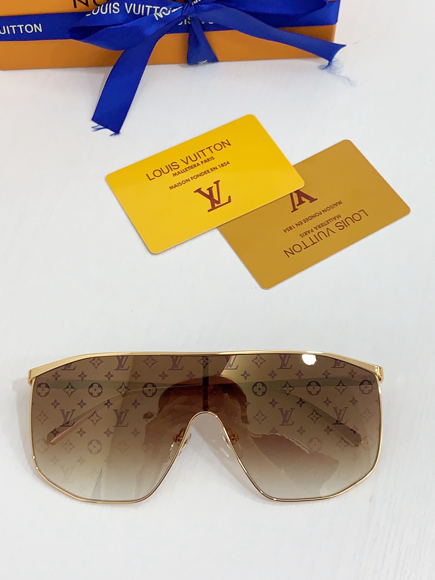 LV Fashionable Sunglasses - Image 7