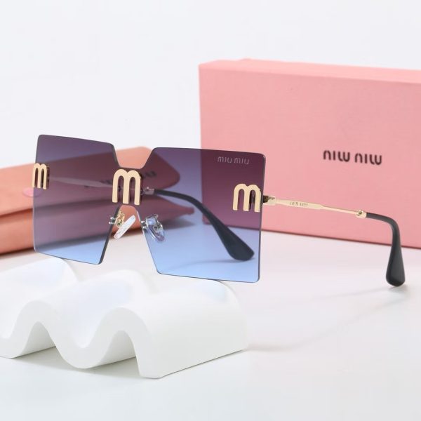 Miu Miu Fashionable Sunglasses