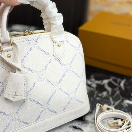 LV's New Shell Bag - Image 5