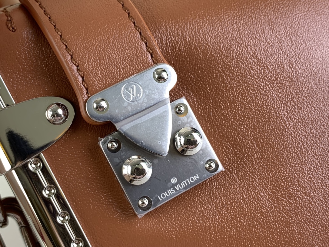 LV Slim Trunk Bag - 10A mirror version - Image 6
