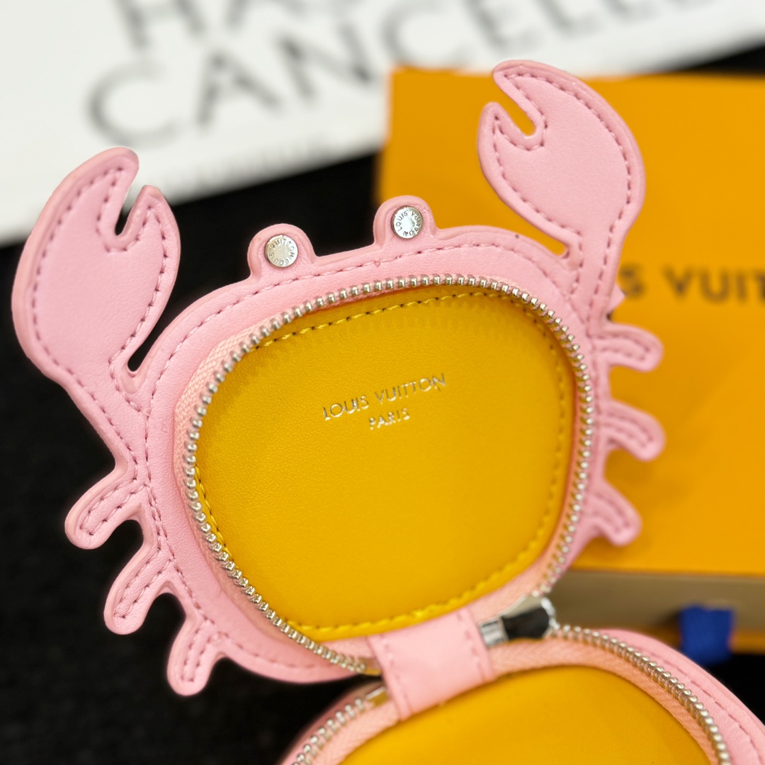 LV  Accessories - Image 13
