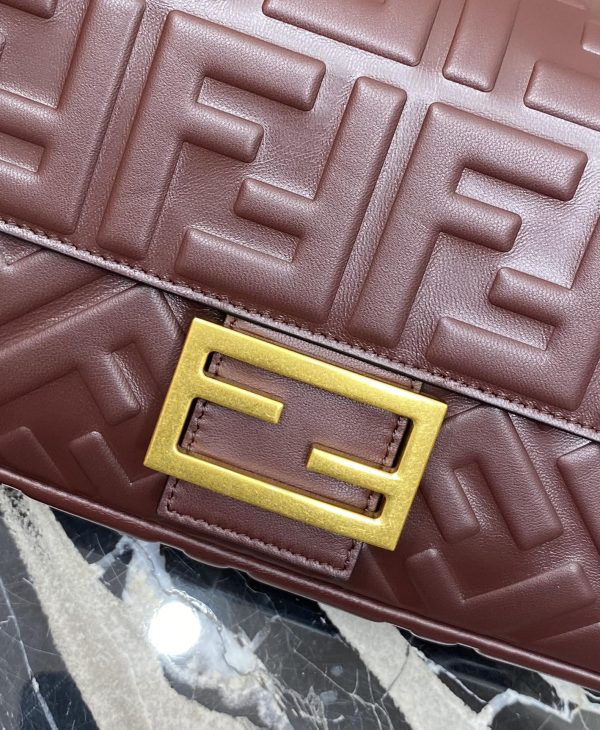 Fendi Baguette Iconic Top Quality