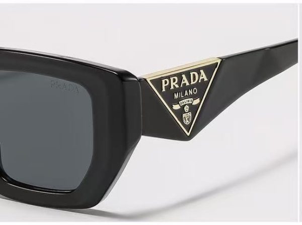 Prada Fashionable Sunglasses