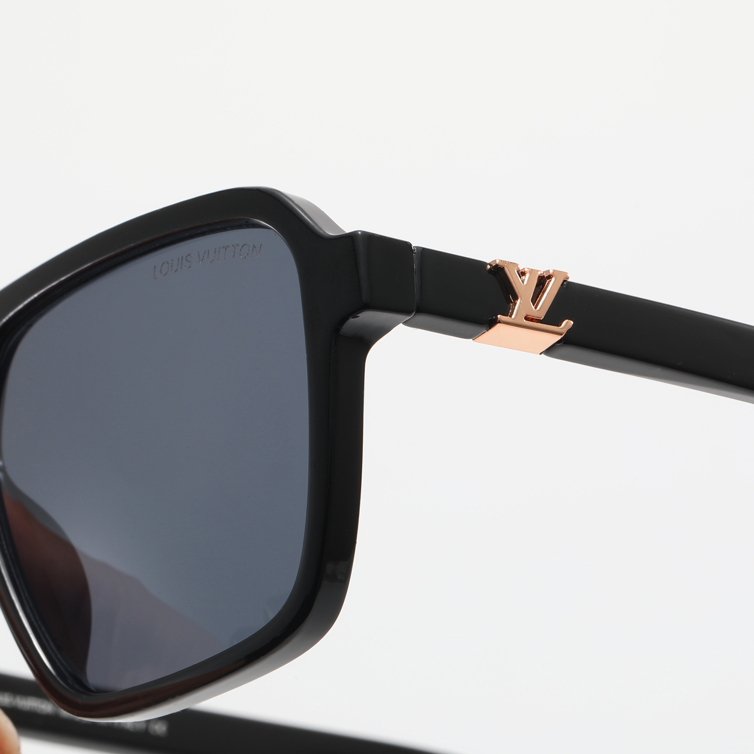 LV Fashionable Sunglasses - Image 9