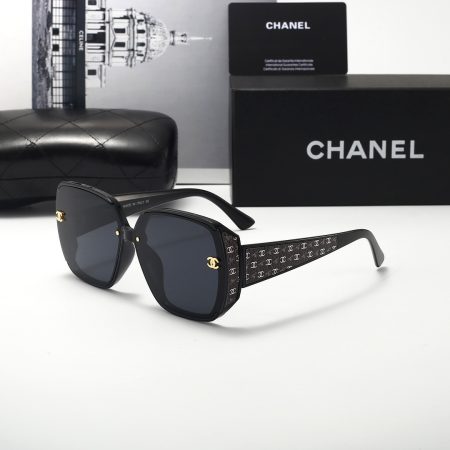 Chanel Fashionable Sunglasses - Image 9
