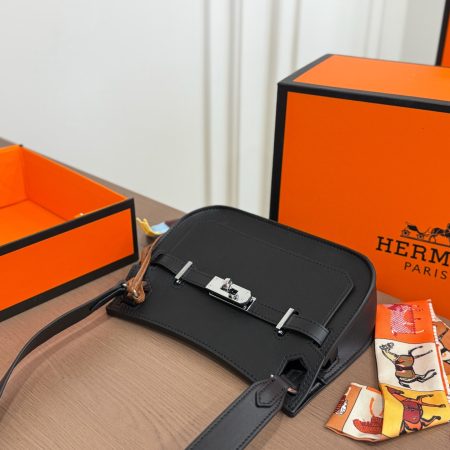 Hermès Gypsy Mini Crossbody Bag - Image 13