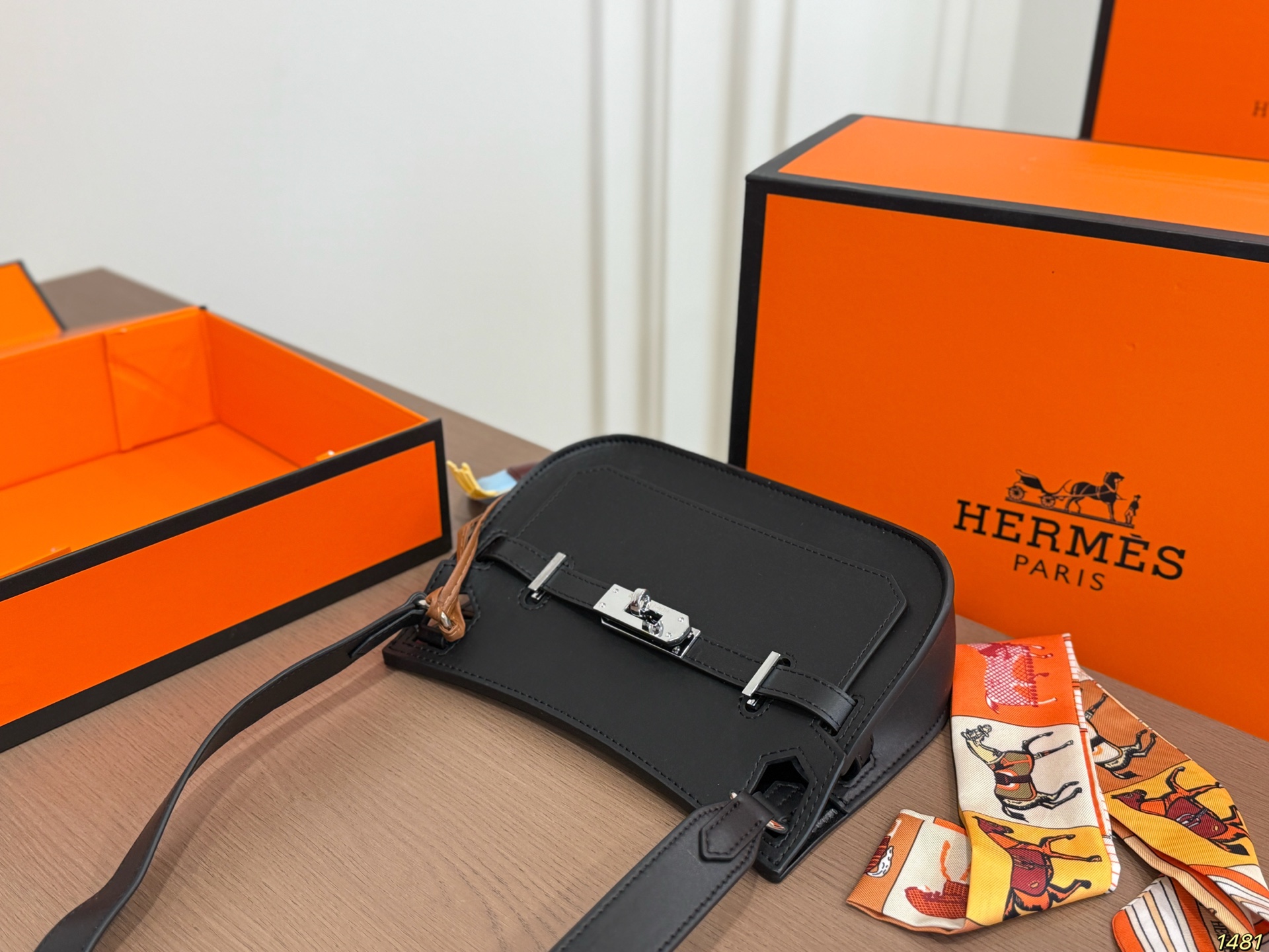 Hermès Gypsy Mini Crossbody Bag - Image 13