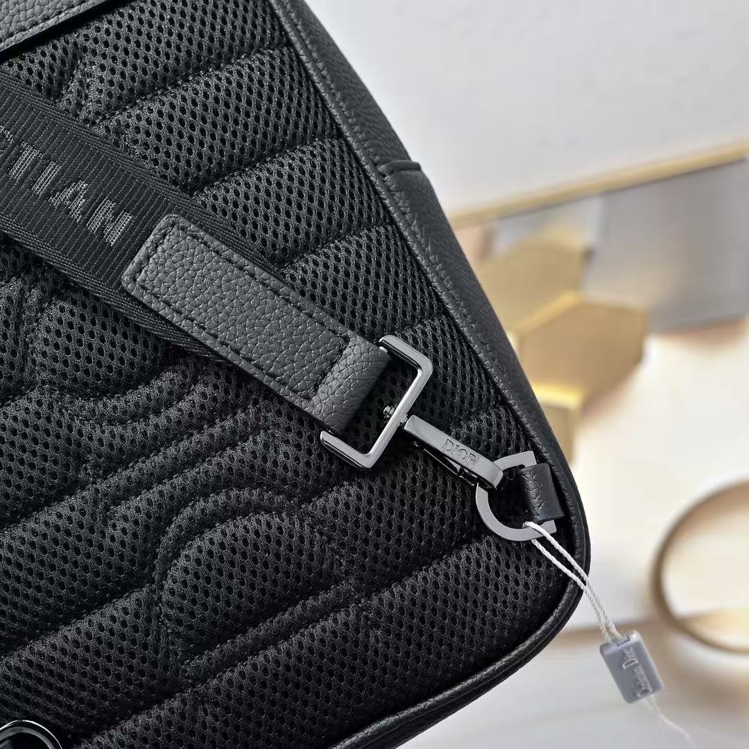 Dior Obilque Designer Bag's for Men - Image 8