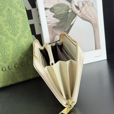 Gucci Zipper Wallet - Image 6