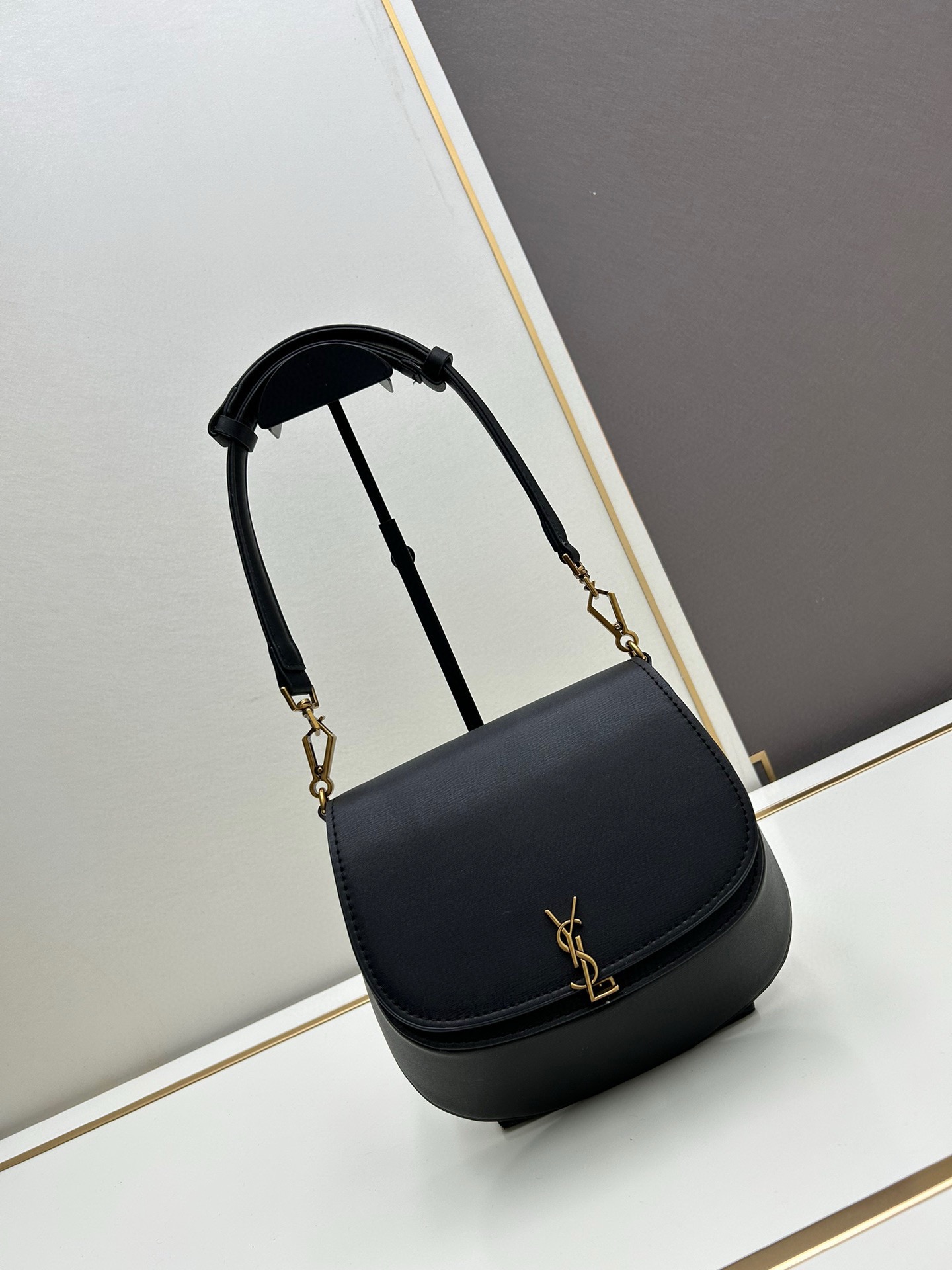 YSL Saint Laurent Voltaire Box Bag - Image 2