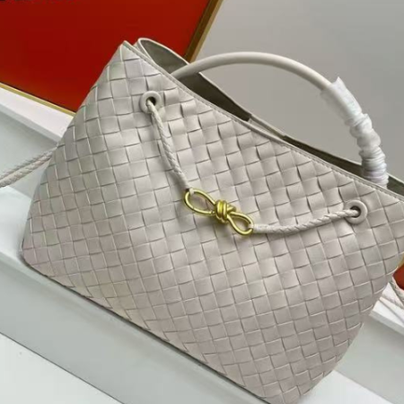 BV Small / Medium Andiamo Bag - Image 6