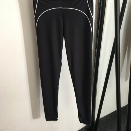 ALO Yoga Exercise Set - Image 6