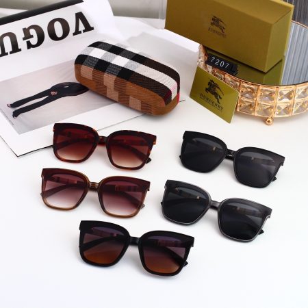 Burberry Fashionable Sunglasses - Image 2