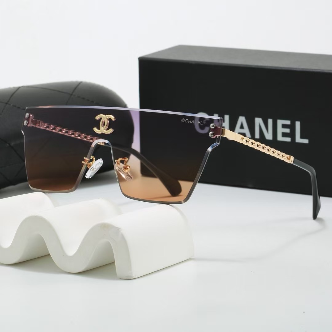 Chanel Fashionable Sunglasses - Image 4