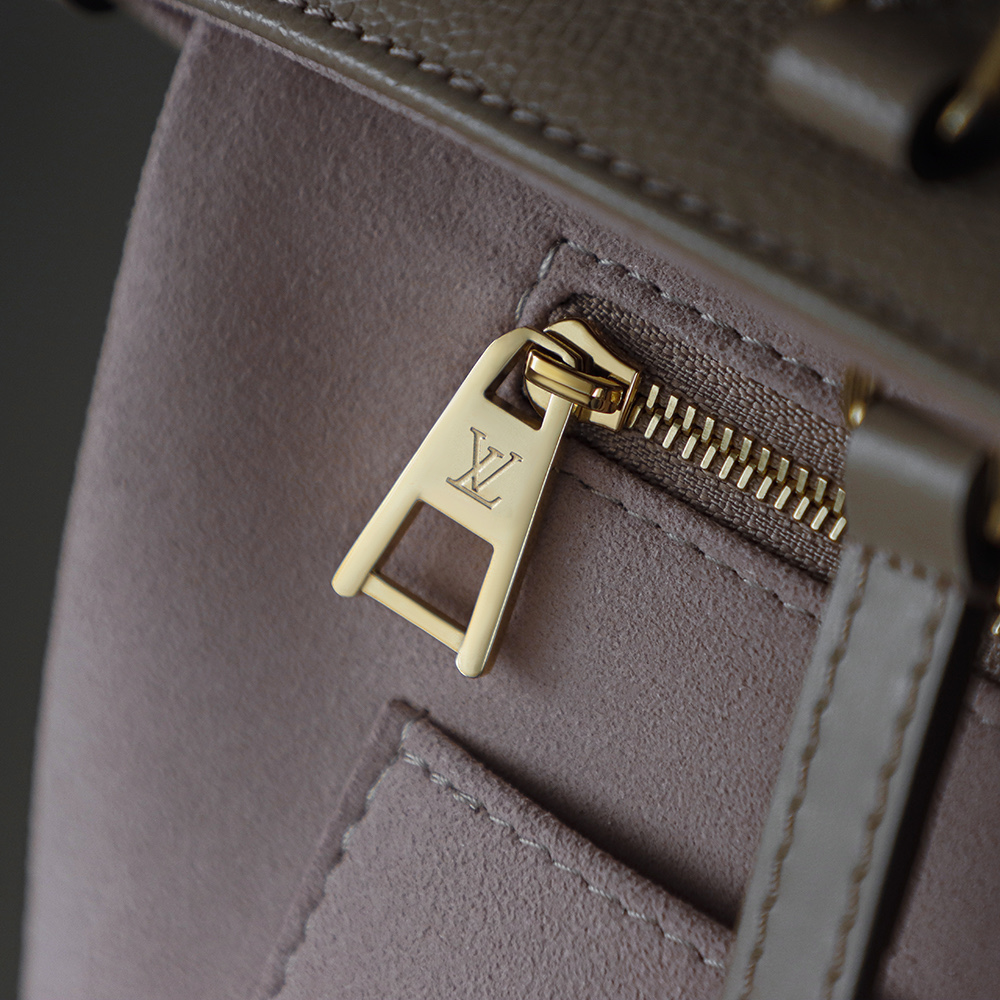 LV OnTheGo MM Bicolor Monogram Empreinte Bag - Top Quality - Image 17