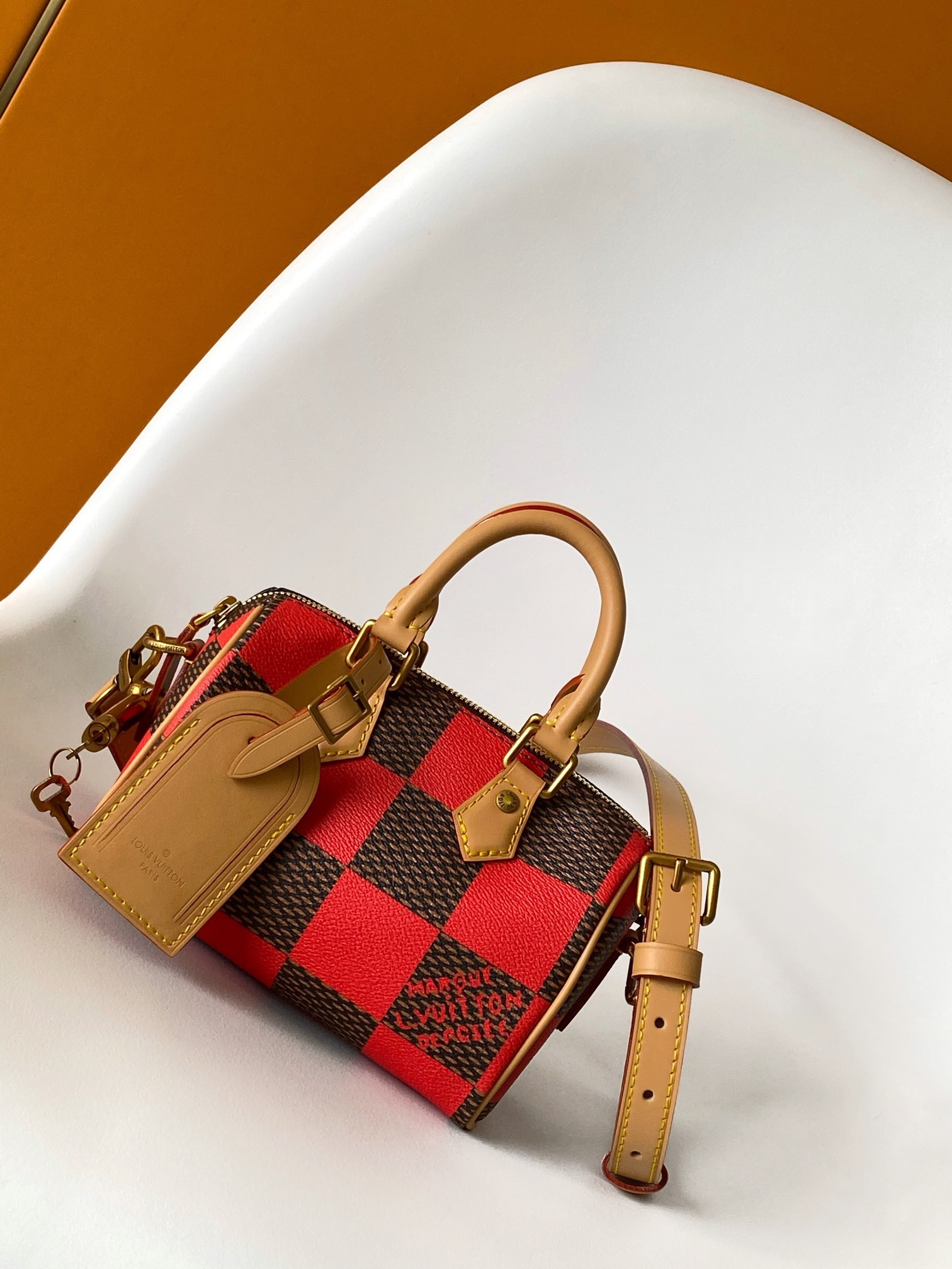 LV Damier Pop Speedy Bandoulière 18 Bag Jaune Mat - Image 1
