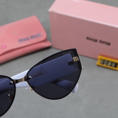 Miu Miu Fashionable Sunglasses - Image 8