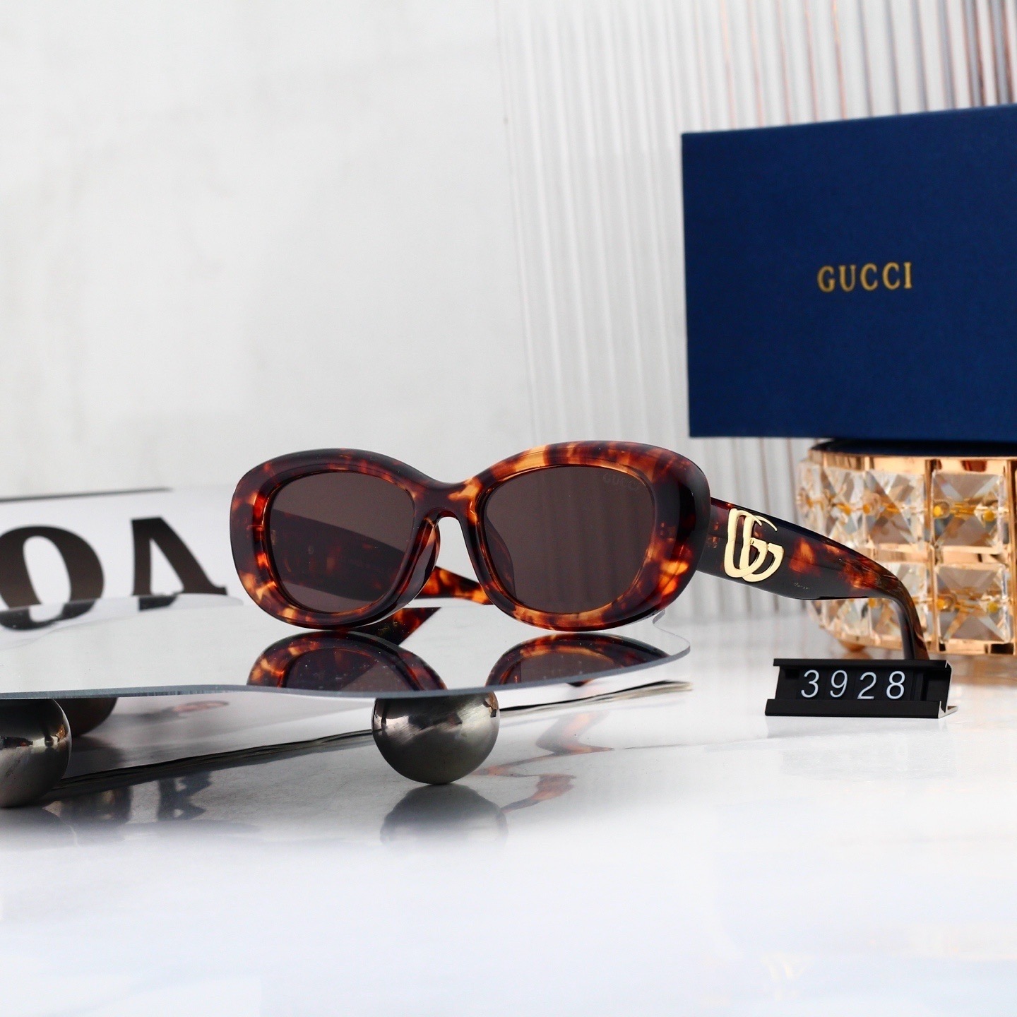 Gucci Fashionable Sunglasses - Image 3